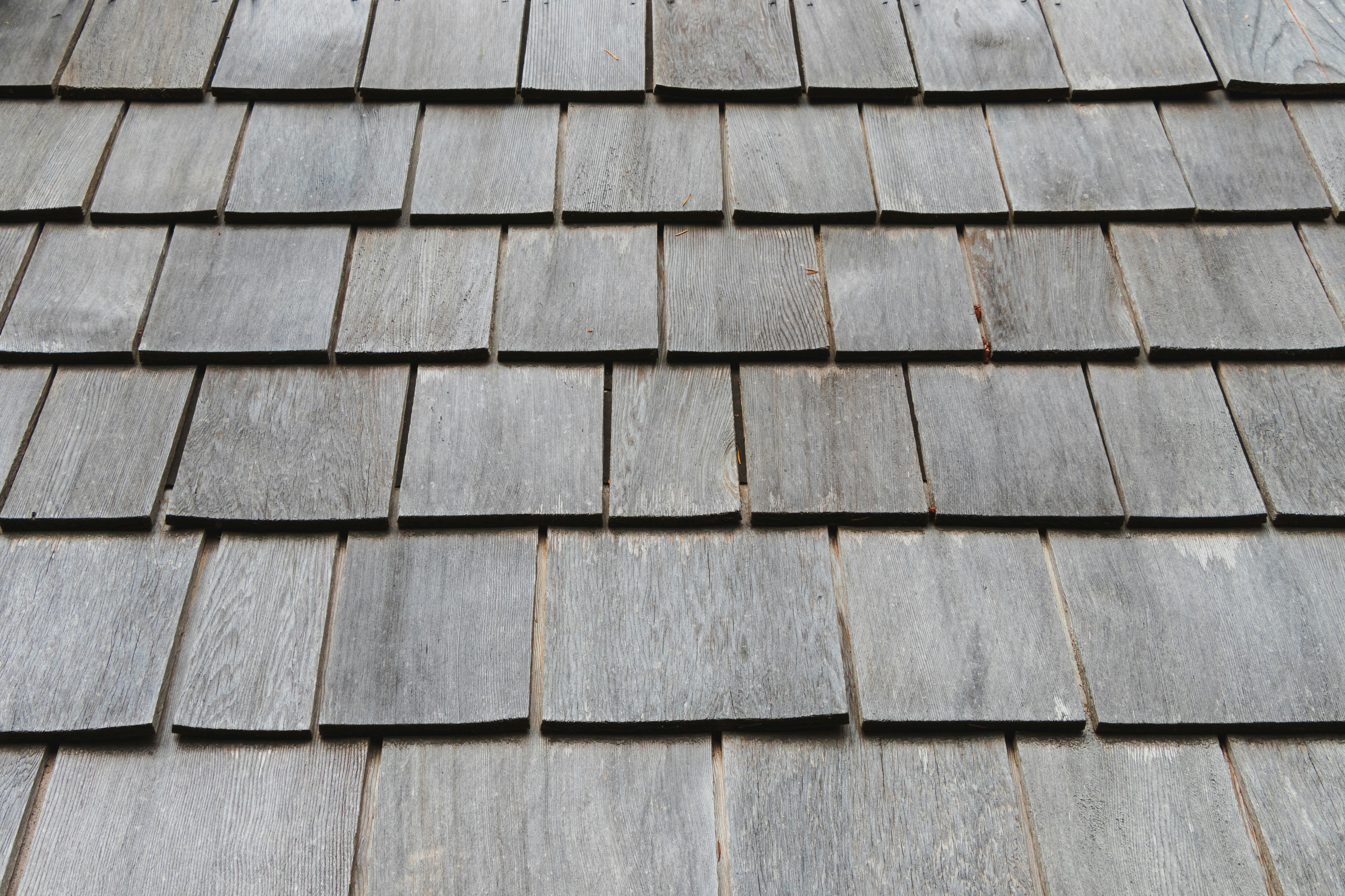 Residential roofing with quality shingles installation